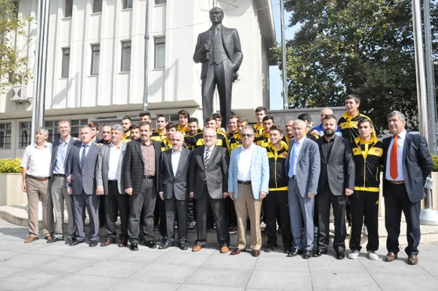 Hep birlikte oradaydılar!... 8 bel bayram QMw1lgUOe1