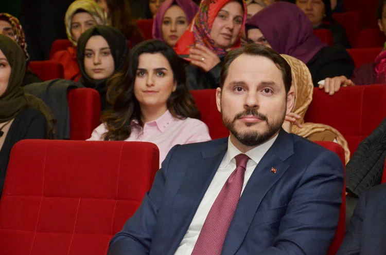 Bakan Albayrak, Beykoz'da gençlerle buluştu 2 berat albayrak beykoz 2 5yAnqZLNJU