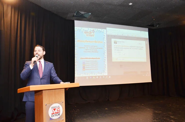 Bakan Albayrak, Beykoz'da gençlerle buluştu 3 berat albayrak beykoz 6 ajuWVYlN3E