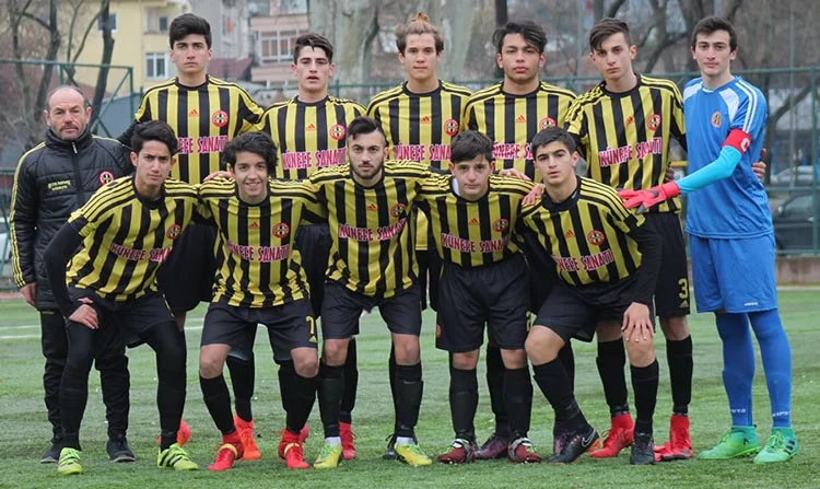 Beykoz 1908 gençlerinden 2 gollü futbol 2 beyk ncJACMWKzL