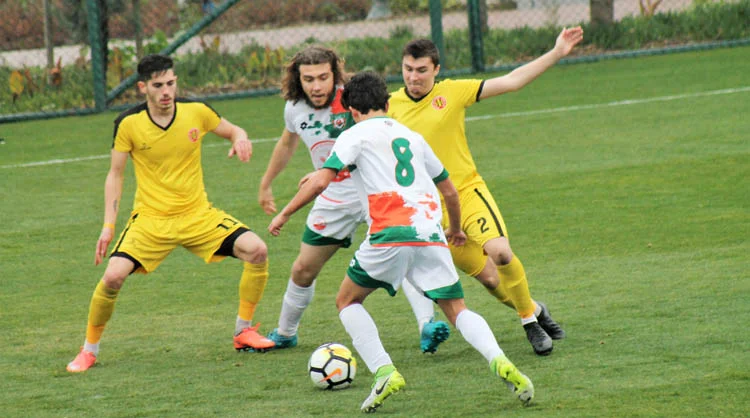 Beykoz 1908 gençlerinden beklenmeyen beraberlik 1 beykoz1908gencberabe RgBdjm EL0