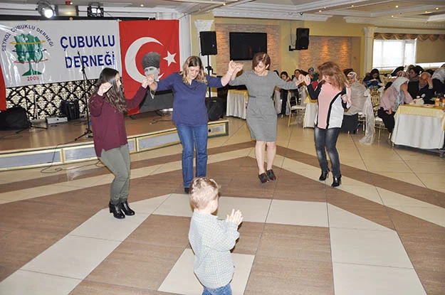 Beykoz’da Kadınlar Günü'ne erkek nezaketi 3 beykoz cubuk QCPSrjmqpm