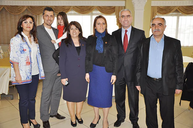 Beykoz’da Kadınlar Günü'ne erkek nezaketi 1