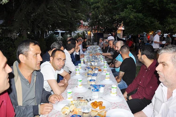 KAS-DER Beykoz dostları iftarda toplandı 1