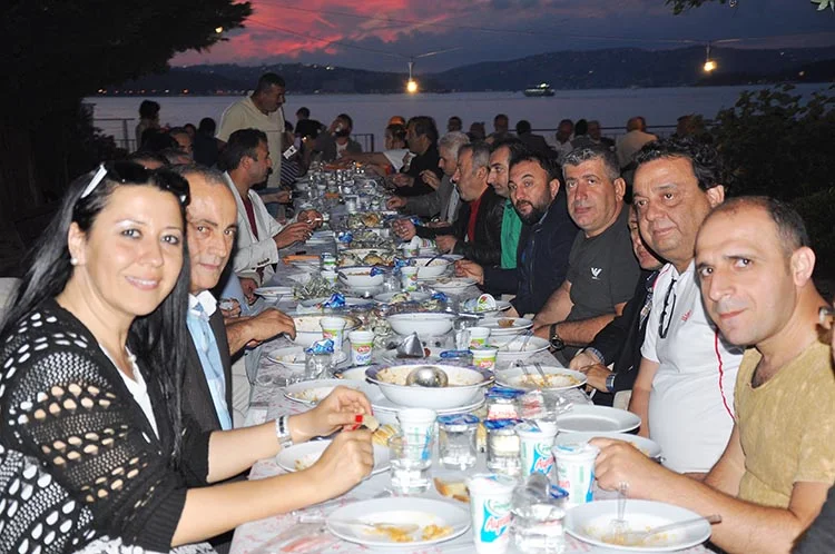 KAS-DER Beykoz dostları iftarda toplandı 2 beykoz kasder iftar 7 tPMjYf5lSS