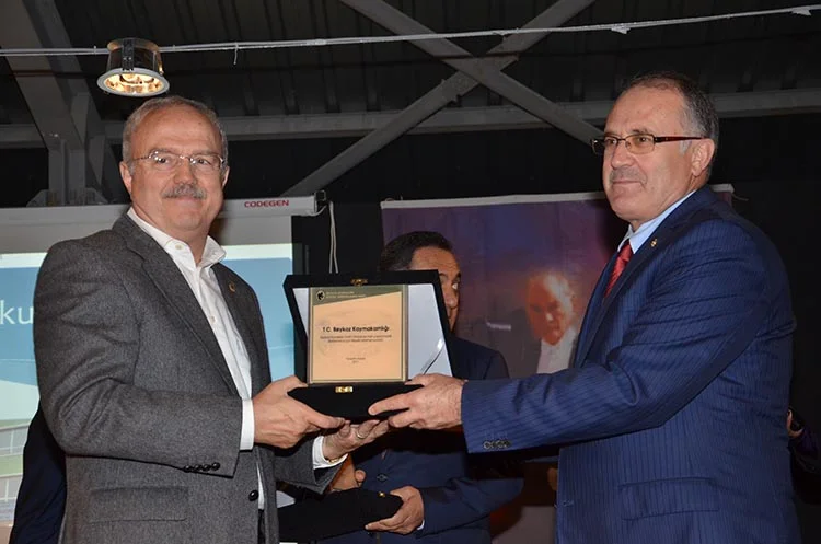 Beykoz Konakları Vakfı Ortaokulu’nda teşekkür töreni 6 beykoz konaklari vakfi ortaokulu 14 DEMj0pZOUH