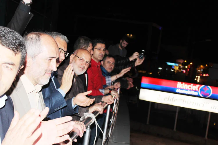 Beykoz 'evet' zaferini kutladı 1 beykoz kutlama evet 13 nD9uZ0v2Ji