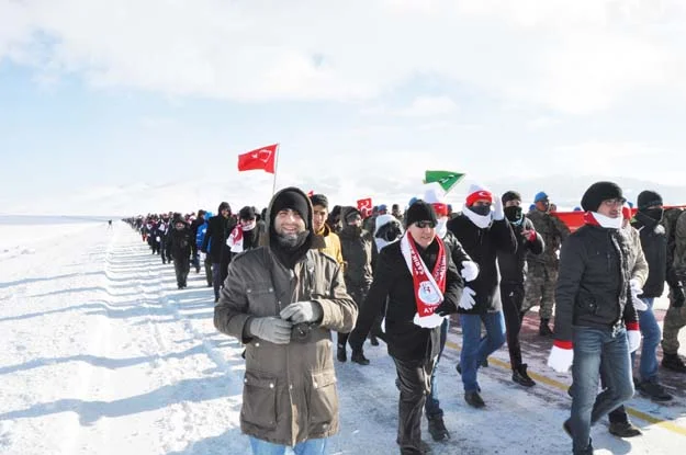 Beykozlular şehitlerimizi Sarıkamış'ta andı 7 beykoz sarikamis 16 63 c3YE09TewR