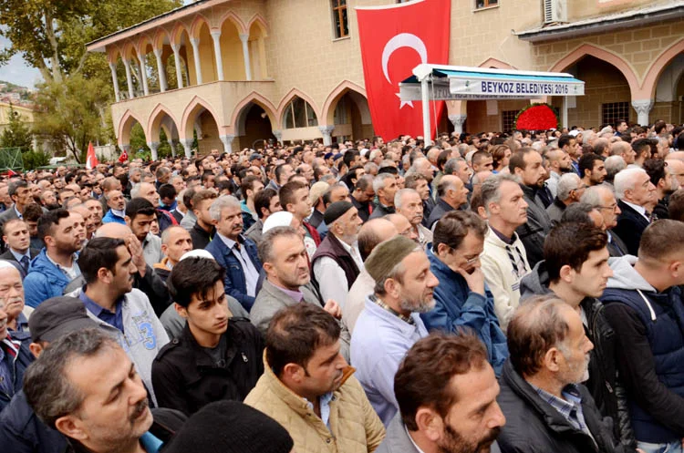 Beykoz şehidini toprağa verdi 1 beykoz sehidini topraga verdi