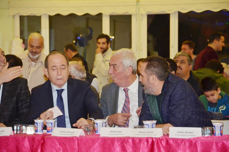 Beykoz'un bütün kesimleri Yenimahalle'de toplandı 6 beykoz un butun kesimleri yenimahallede toplandi 2 wER06YYPjt