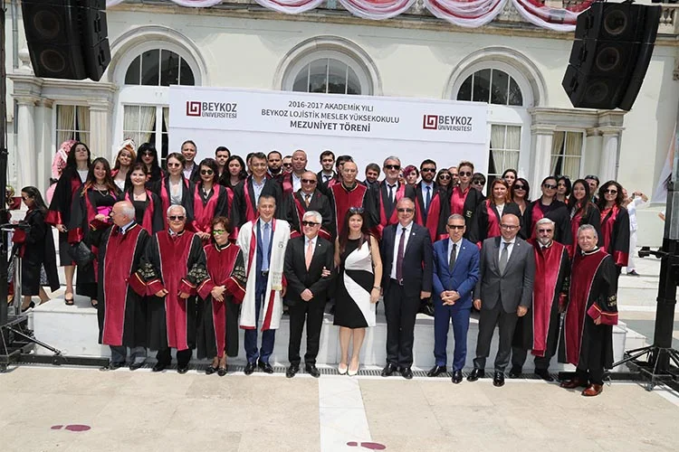 Dörtyüzelli öğrenci Beykoz’a veda etti 2 beykoz universitesi mezun 2017 4 nJl4ibNzUR