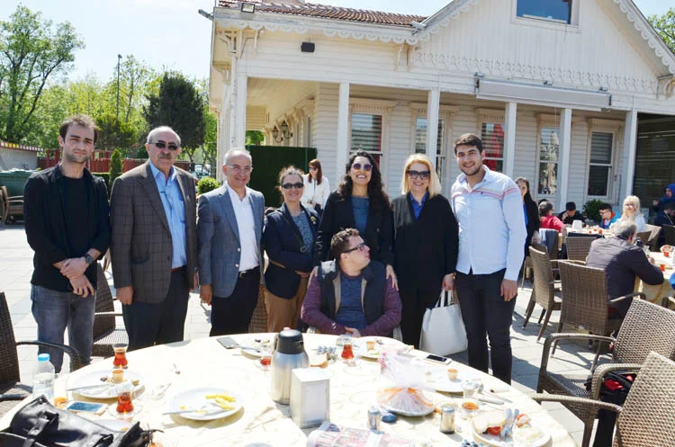 Beykoz İş Okulu'ndan yardım kahvaltısı 2 beykozisokulundankahvalti 8 QwjB5LSkQV