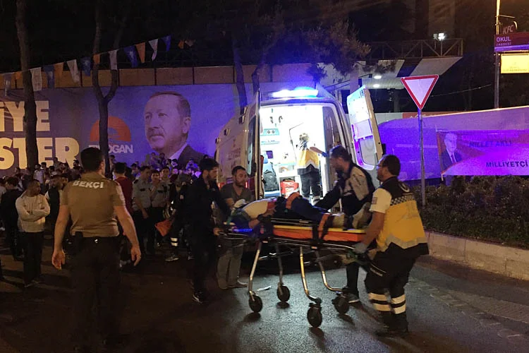 Beykoz'da gece yarısı kaza: 2 ağır yaralı 2 beykozkavaciktageceyarisikaza2yaral NiNXn2bQt