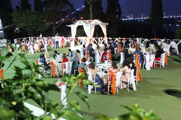 Mezuniyet coşkusunda da adres: Beykoz 2 biruni m db 13 ekjKIzUVyY