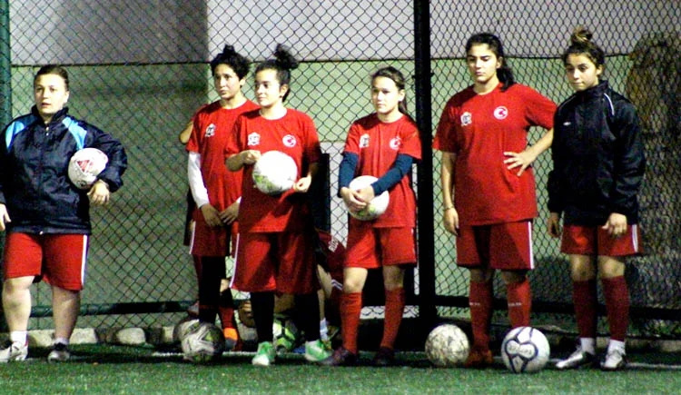 Boğazın Asenaları'nda ilk maç heyecanı 1 bogazin asenalarinda ilk mac heyecani 2 iWEVvmbsSH