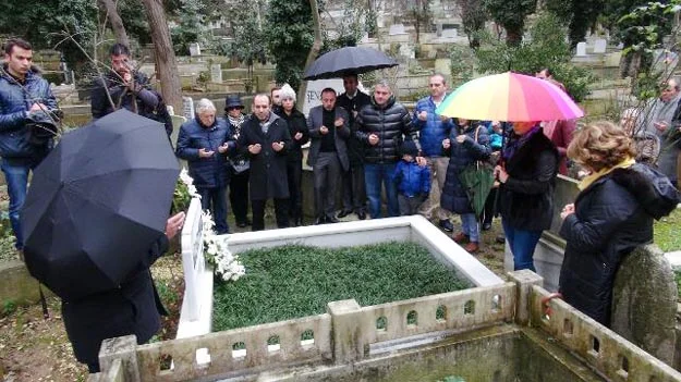 Mehmet Ali Birand Beykoz'daki kabri başında anıldı 1 brand 2 I8kbgFTy31