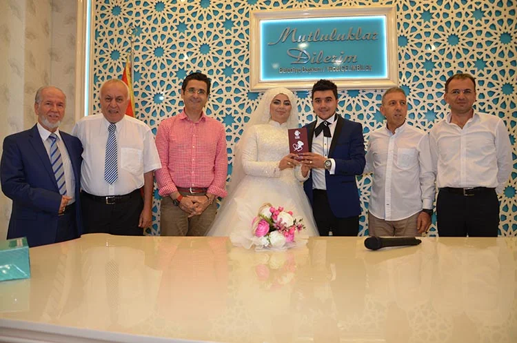 Dost Beykoz Ailesi Konya’ya gelin verdi 4 busra sen kina 4 rUA Gaf3ru