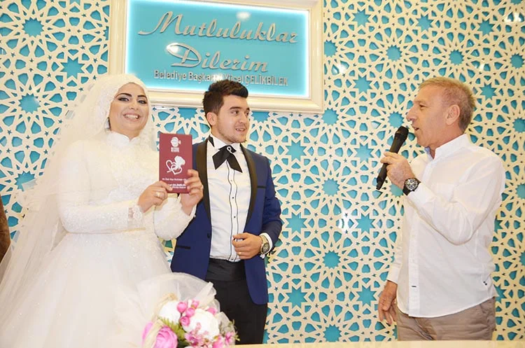 Dost Beykoz Ailesi Konya’ya gelin verdi 3 busra sen kina 5 mwywddwoh