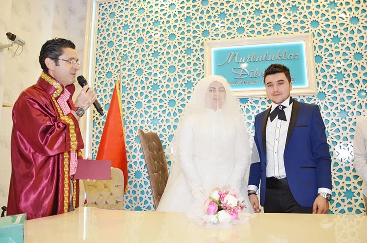 Dost Beykoz Ailesi Konya’ya gelin verdi 2 busra sen kina 7 Cz0TOj 688