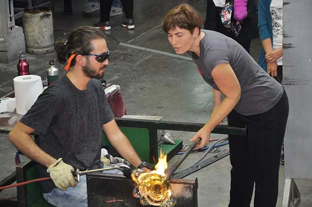 Beykoz Cam Ocağı'nda yılbaşı gösterisi yapıldı 3 cam ocagi beykoz 32 maiq1JM0Ch