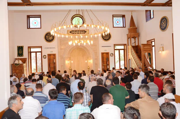 Beykoz'un camilerinde kandil heyecanı 1 cami kandil beyko bnsiWwjVyF