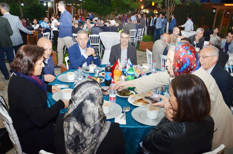 Trabzonlular Beykoz'da el ele verdi 4 cavus trab if 7 TErJkKi3ow