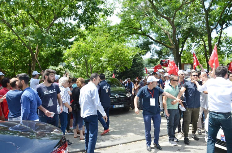 Cumhurbaşkanı Adayı İnce, Beykoz'da konuştu 5 cbadayiincebeykozmiting 5 CgREO3t3OW