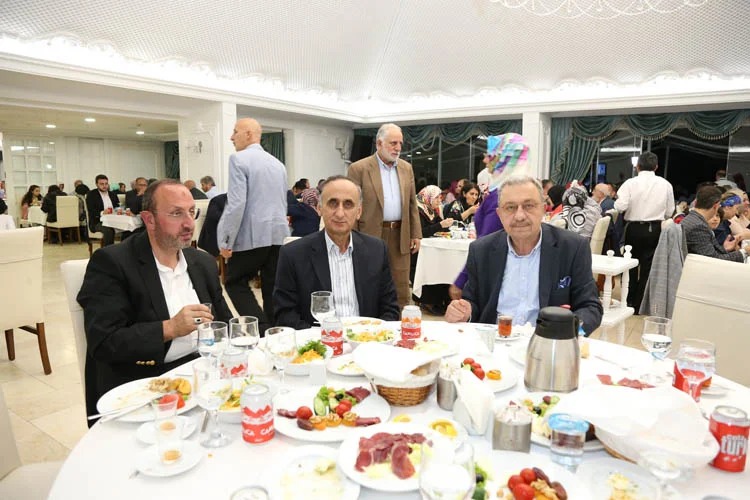 Çelikbilek'ten Beykoz teşkilatına iftar 5 celik tes if 7 SScwYLHveP