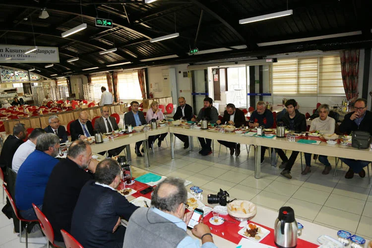 Çelikbilek, gazetecilerin sorularını yanıtladı 3 celikbilek gazetecilerin sorularini yanitladi 1 4RF8f 1zdI