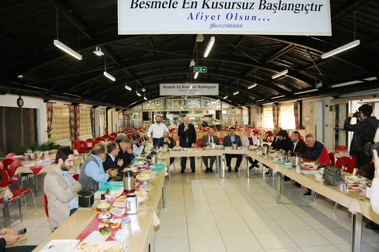 Çelikbilek, gazetecilerin sorularını yanıtladı 1 celikbilek gazetecilerin sorularini yanitladi 5 hIVSA63gmo