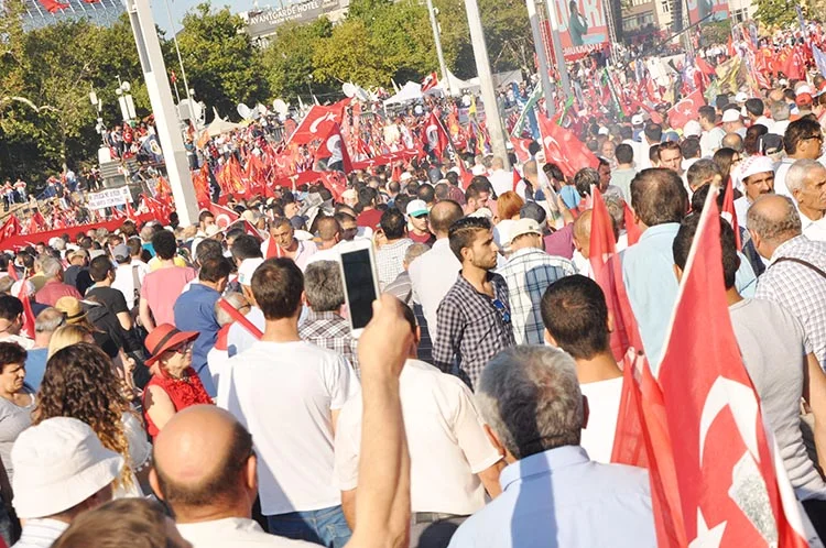 Beykoz'un coşkusunu Taksim'e taşıdılar 2 chp beykoz takism mitin cD4 se23Ee