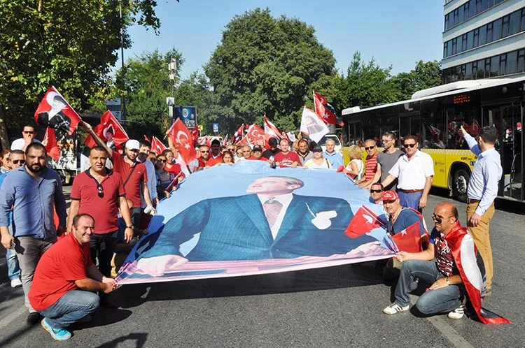 Beykoz'un coşkusunu Taksim'e taşıdılar 3 chp beykoz takism mitin uSqrz7bEU0