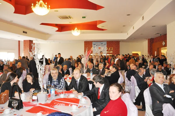 Hızır Yılmaz’ın adayları sahnede el ele 1 chp aday taniti jM6JRIiQlp