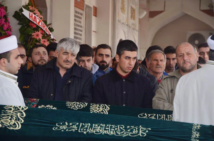 CHP'yi Beykoz'da sarsan ölüm! 2 chp beykoz vefat 0m1zaBOoAN