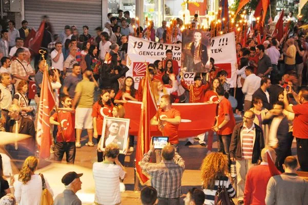 CHP gençliğinden 19 Mayıs yürüyüşü 2 chp ge bL1 FrINv5
