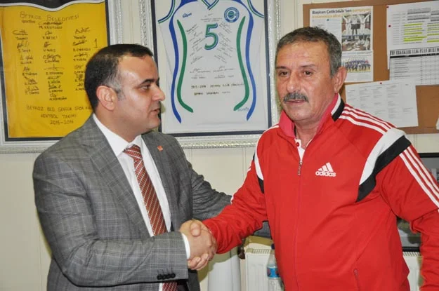 O 'Mahir' beste çaldı ama 1 chp gezi db