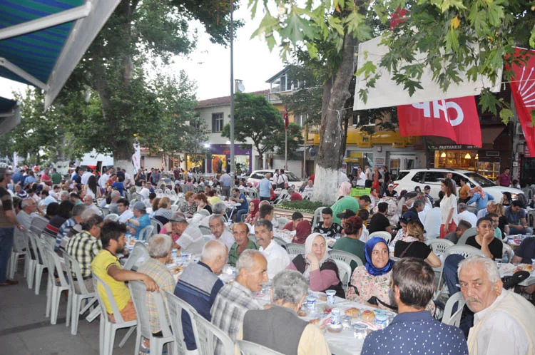CHP Beykoz gençliğinde iftarlar muhabbetle geçiyor 1 chp if pasa 2 rgtRLrkE6N