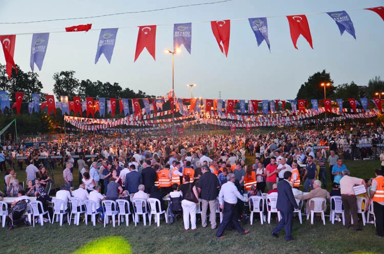 Tarihi Beykoz Çayırı'nda CHP izdihamı 1 chp kilicdaroglu secili 2 oq NOrM8 6