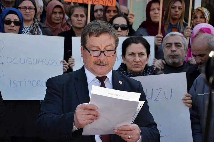 Beykoz'da yanan okul için halk eylemde 1 cigdemokulundaeylem