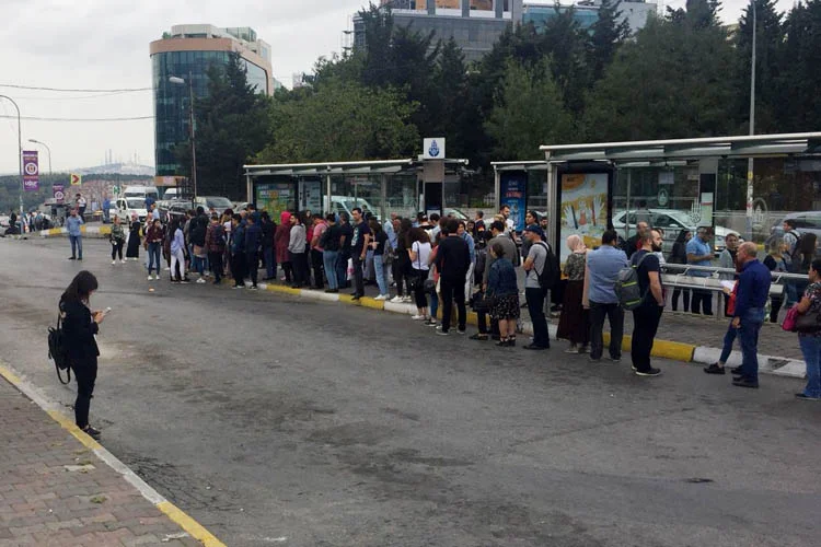 Beykoz Halkı isyan etti... Trafik çilesi başladı 2 cile baslad utUrt7IVpy