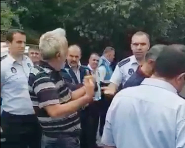 İBB Zabıtaları Beykoz’da çitlere eğildi 1 cit yik 0NcSTYuTyu