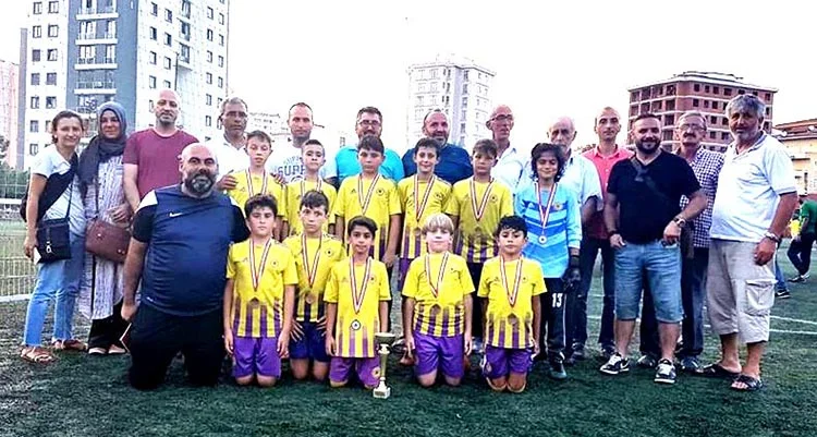 Çakmak Turnuvası’nın şampiyonu Çubuklu minikleri 2 cubuklu 12 dDCnD8looH