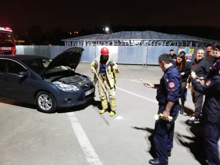 Çubuklu-İstinye vapurunda yılan mesaisi 1 cubuklu istinye vapurunda yilan mesais aK vz bs0Q