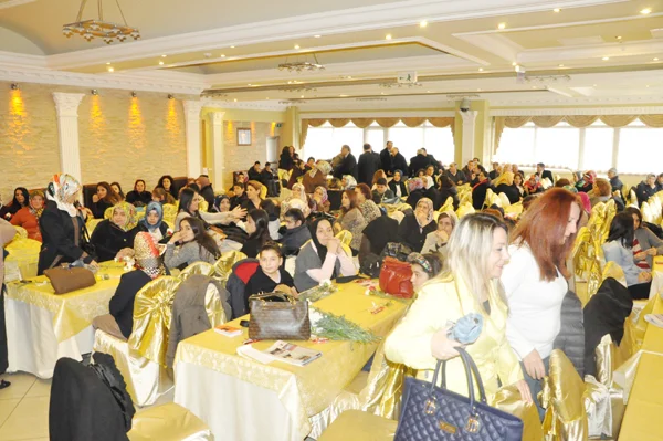 Kadınlar adeta birbiriyle yarıştı... 4 cubuku dernegi kadinla PmmoiT8L62