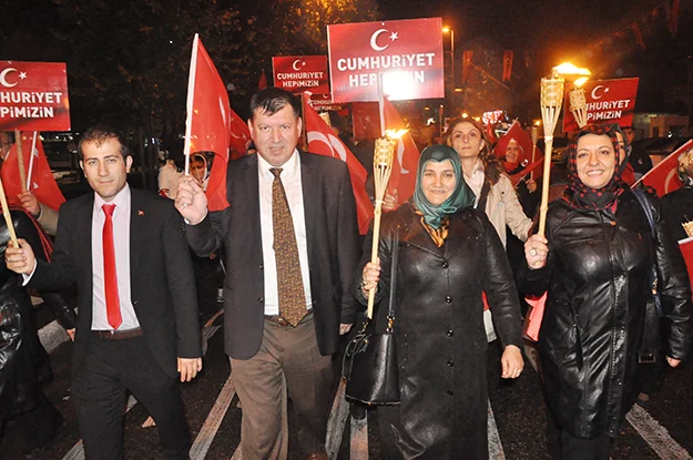 cumhur yuruyus beyk k4mZ3N7Abe