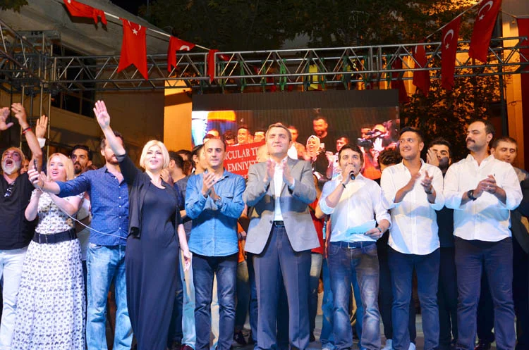 Beykoz demokrasi için yine ayaktaydı…. 4 demokrasi nobeti radyo 21 GNV00Wy em