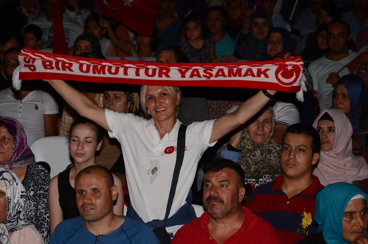 Beykoz demokrasi için yine ayaktaydı…. 5 demokrasi nobeti radyo 9 ykI 2zraaY