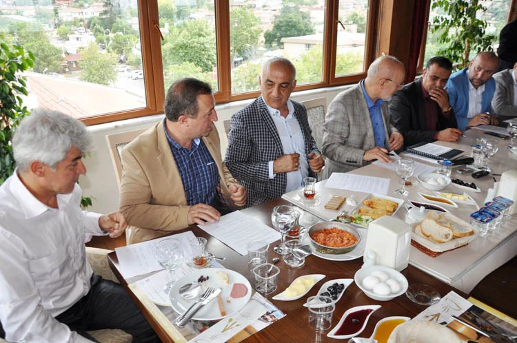 Beykoz darbeye karşı kenetlendi... Başkanlardan deklarasyon 3 derbe baskanlar 13 Oln9RbecMy