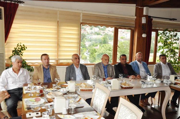 Beykoz darbeye karşı kenetlendi... Başkanlardan deklarasyon 1 derbe baskanlar 5 1YlLLLQIq