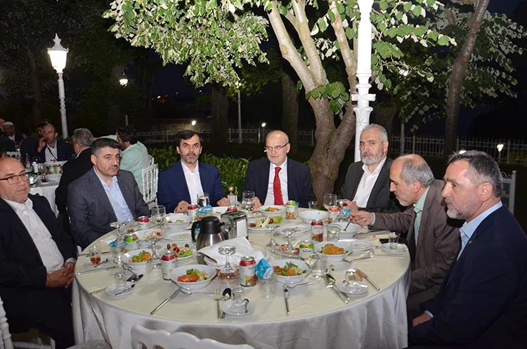 Beykoz din görevlileri çoluk çocuk iftardaydı 1 din ift EoRCQimjXM